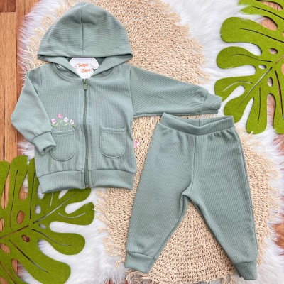 Conj. Jaqueta com Flores Bordadas no Bolsinho e Calça Ribana - Verde